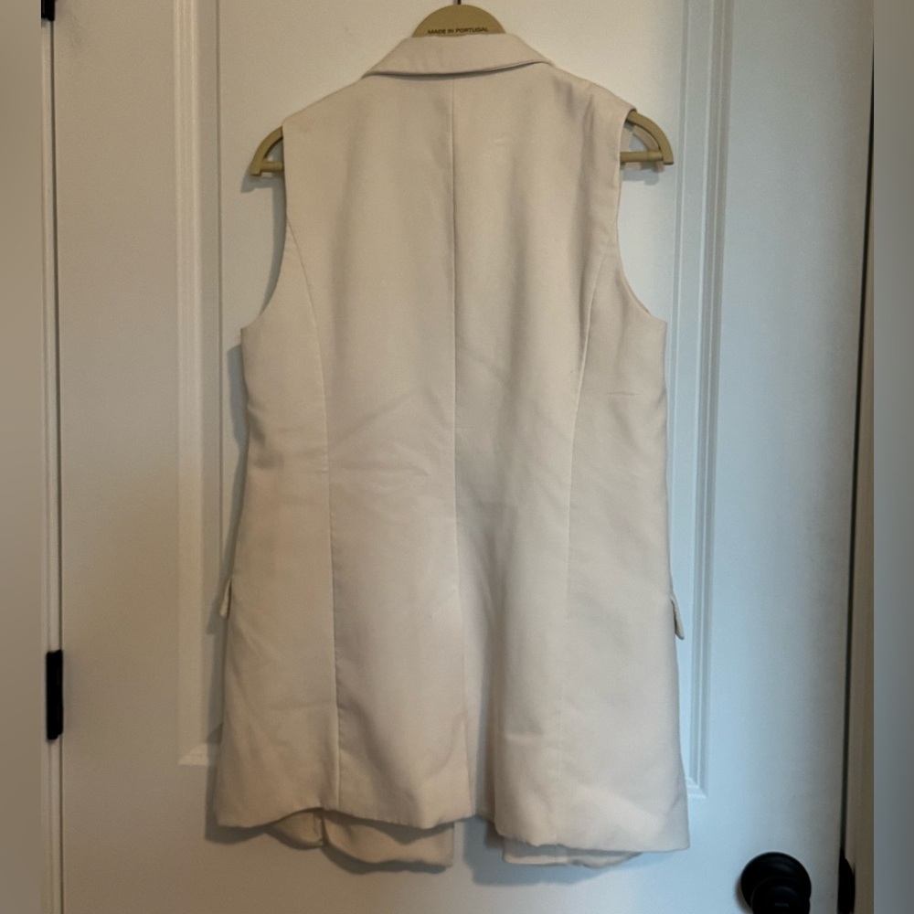 Long Women's White Sleeveless Blazer Vest - Picture 9 of 9